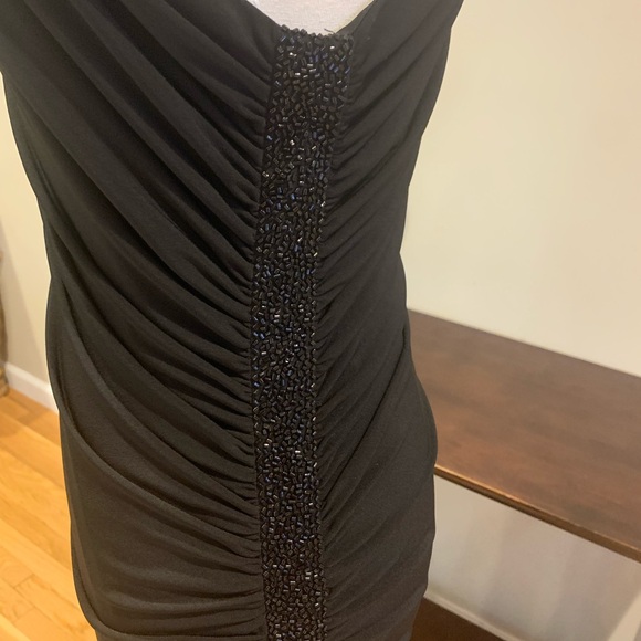 Elegant and sophisticated black dress - Picture 6 of 6